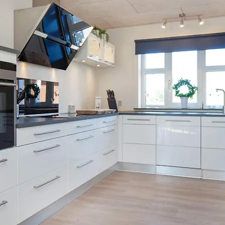 14 Person In Fur-by Traum Feriehus *