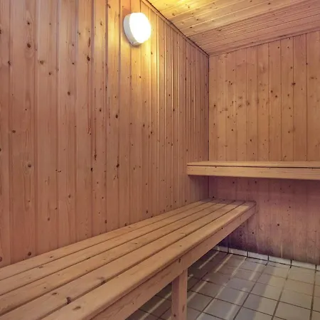 14 Person In Fur-by Traum Feriehus *