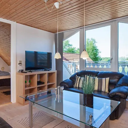 14 Person In Fur-by Traum Fur