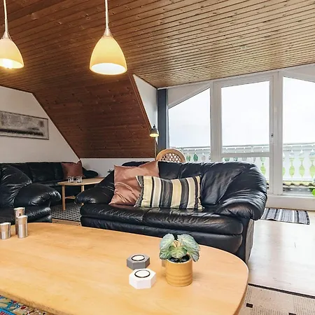 Vakantiehuis Five-Bedroom Holiday home in Fur 2