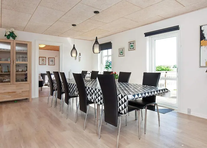 14 Person In Fur-by Traum *