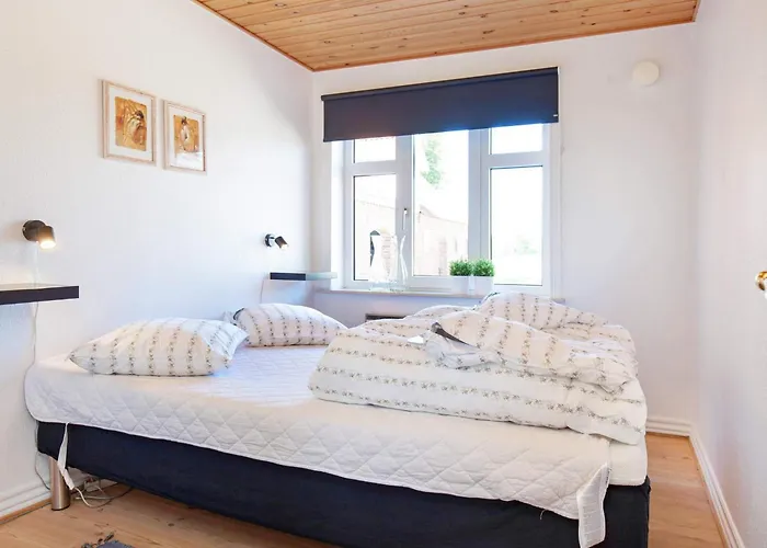 14 Person In Fur-by Traum * Fur