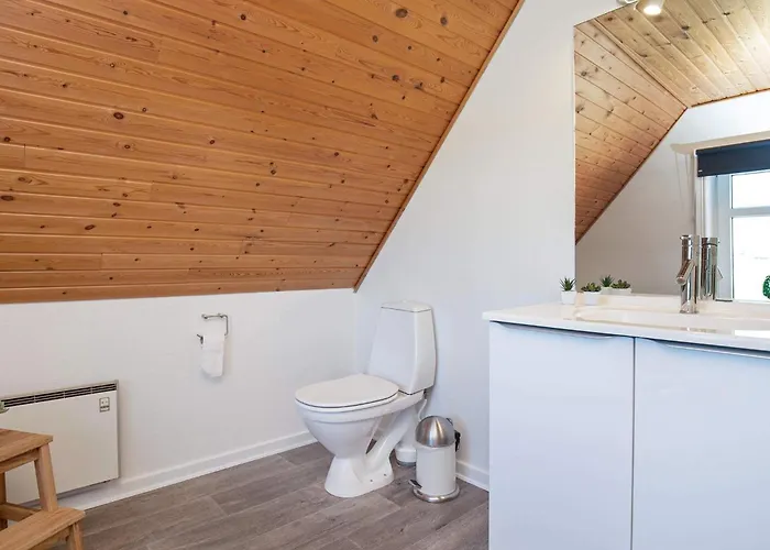 14 Person In Fur-by Traum *