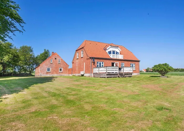 14 Person In Fur-by Traum Fur