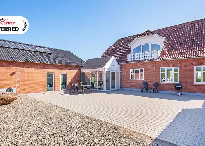 14 Person In Fur-by Traum